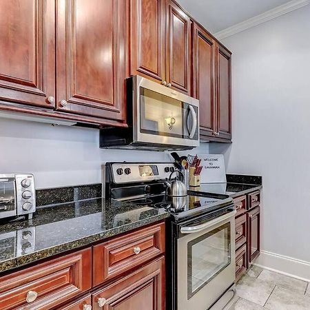 Historic Savannah Gold Private Condo With Pool - 2Bed, 1&Half Bath, Sleeps 6, 1St Floor, 15 Min Walk To Historic Savannah Center And All Attractions Εξωτερικό φωτογραφία
