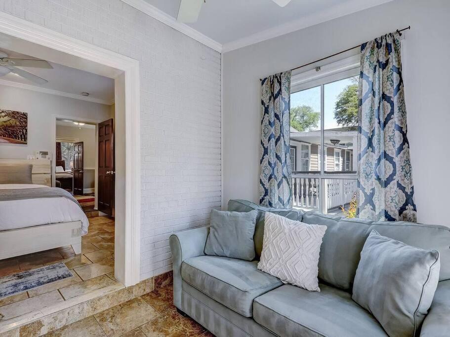 Historic Savannah Gold Private Condo With Pool - 2Bed, 1&Half Bath, Sleeps 6, 1St Floor, 15 Min Walk To Historic Savannah Center And All Attractions Εξωτερικό φωτογραφία