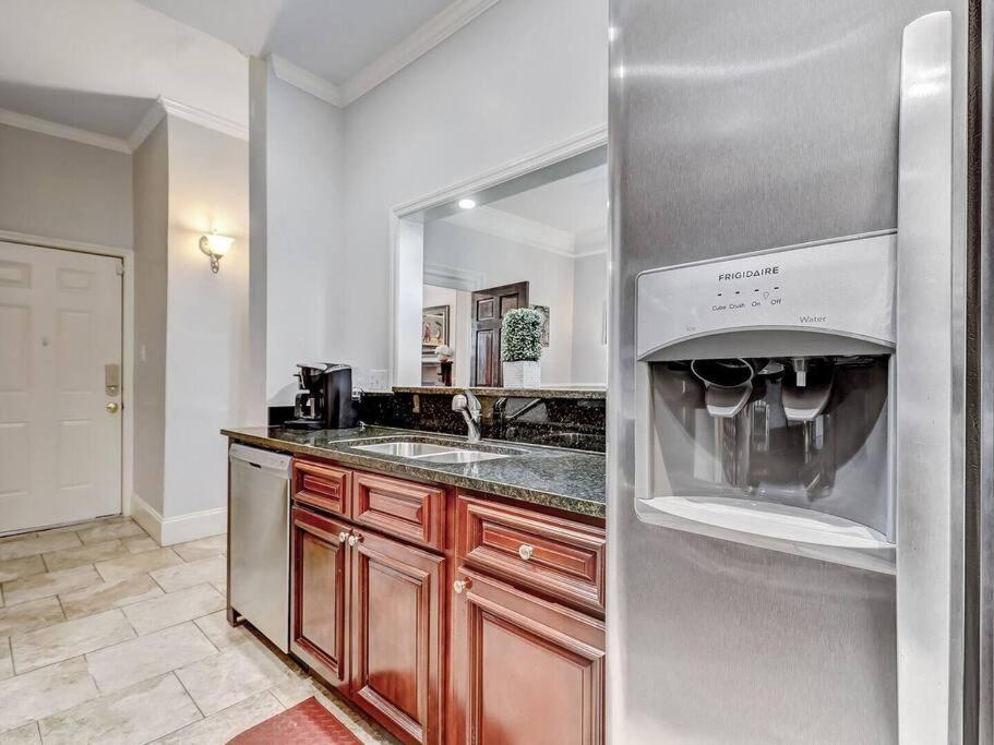 Historic Savannah Gold Private Condo With Pool - 2Bed, 1&Half Bath, Sleeps 6, 1St Floor, 15 Min Walk To Historic Savannah Center And All Attractions Εξωτερικό φωτογραφία