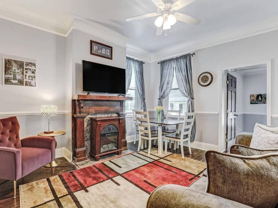 Historic Savannah Gold Private Condo With Pool - 2Bed, 1&Half Bath, Sleeps 6, 1St Floor, 15 Min Walk To Historic Savannah Center And All Attractions Εξωτερικό φωτογραφία