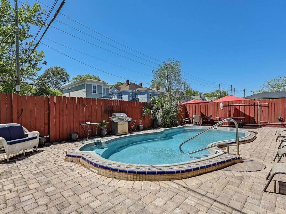 Historic Savannah Gold Private Condo With Pool - 2Bed, 1&Half Bath, Sleeps 6, 1St Floor, 15 Min Walk To Historic Savannah Center And All Attractions Εξωτερικό φωτογραφία