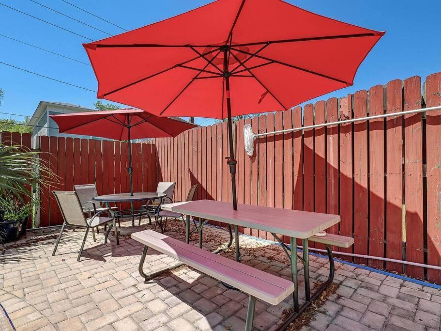 Historic Savannah Gold Private Condo With Pool - 2Bed, 1&Half Bath, Sleeps 6, 1St Floor, 15 Min Walk To Historic Savannah Center And All Attractions Εξωτερικό φωτογραφία